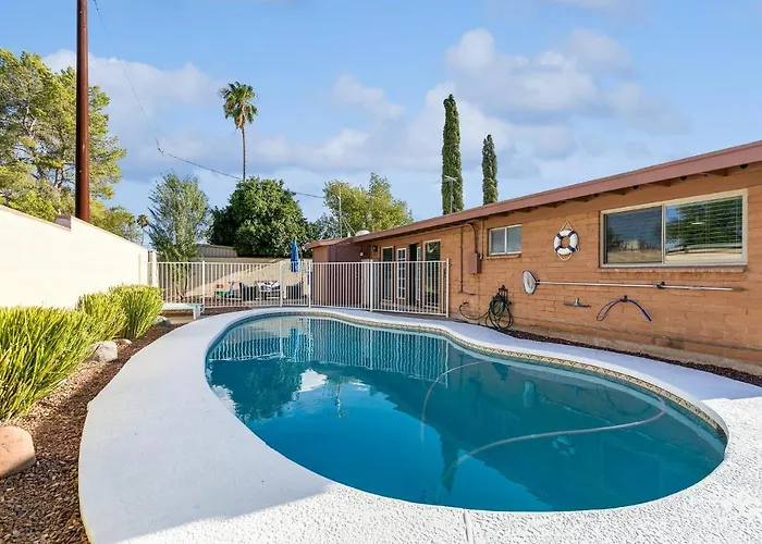 Family-friendly Desert Oasis * Tucson