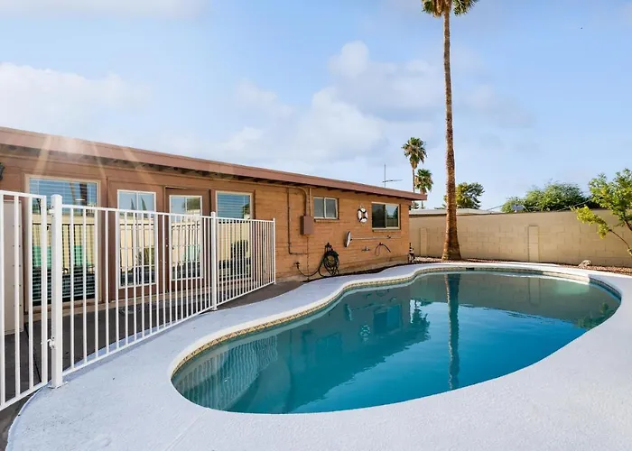 Family-friendly Desert Oasis *